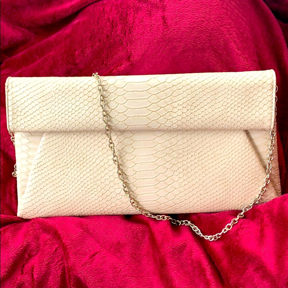 Textured snake clutch